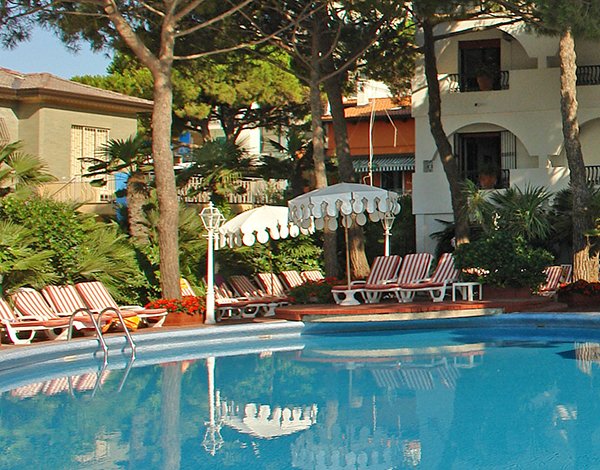 Hotel 3 stelle con piscina a Jesolo